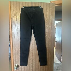 Old Navy Black High-Rise Super Skinny Jeans